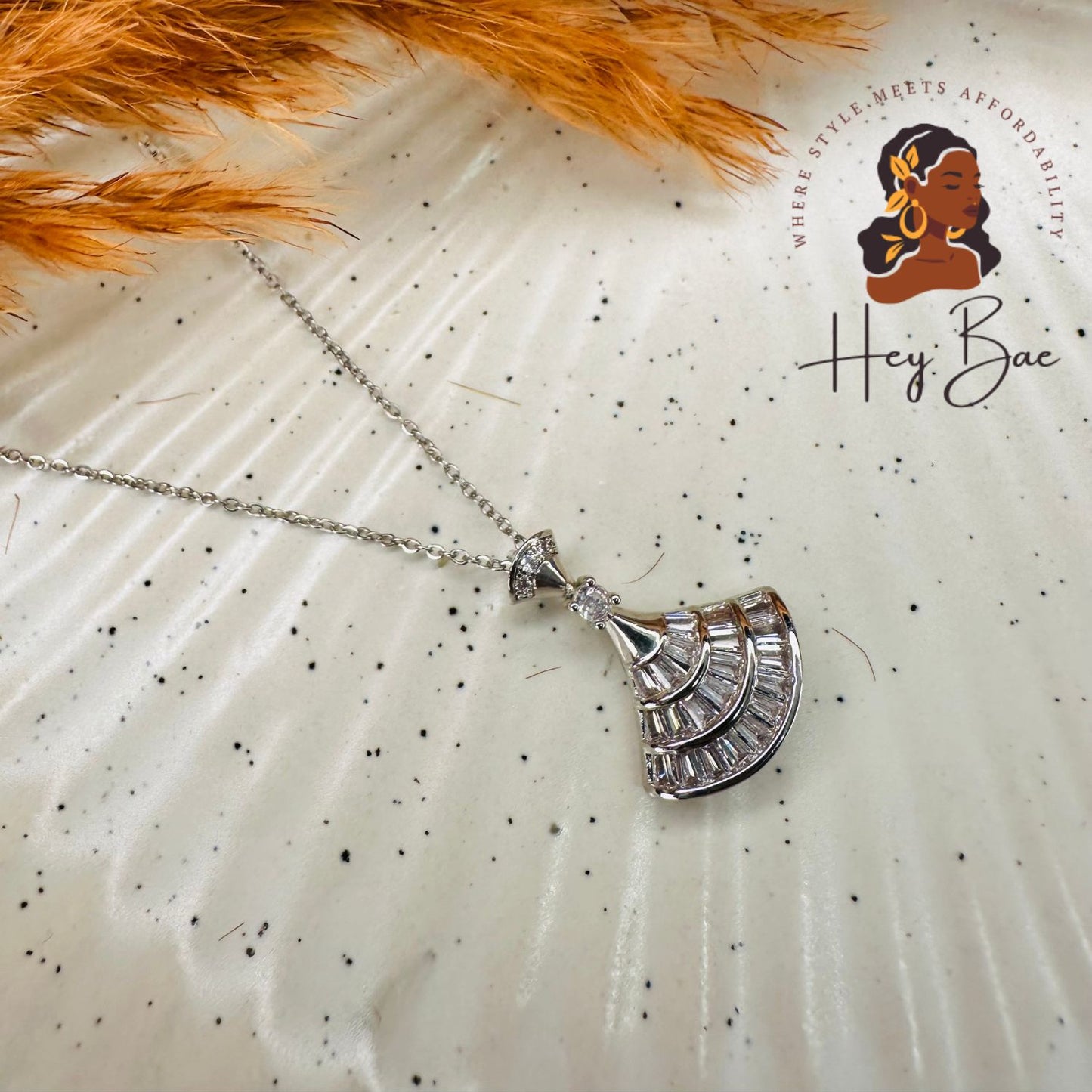 Fan Shape Pendant Necklace – Stylish Crystal Chain for Women