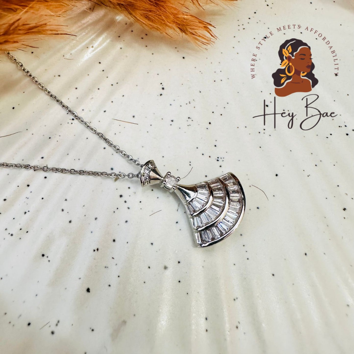 Fan Shape Pendant Necklace – Stylish Crystal Chain for Women