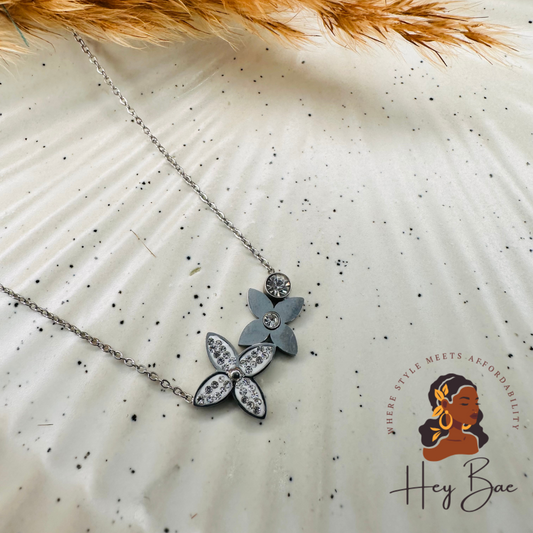 Rose Gold Floral Crystal Necklace – Elegant Pendant for Women