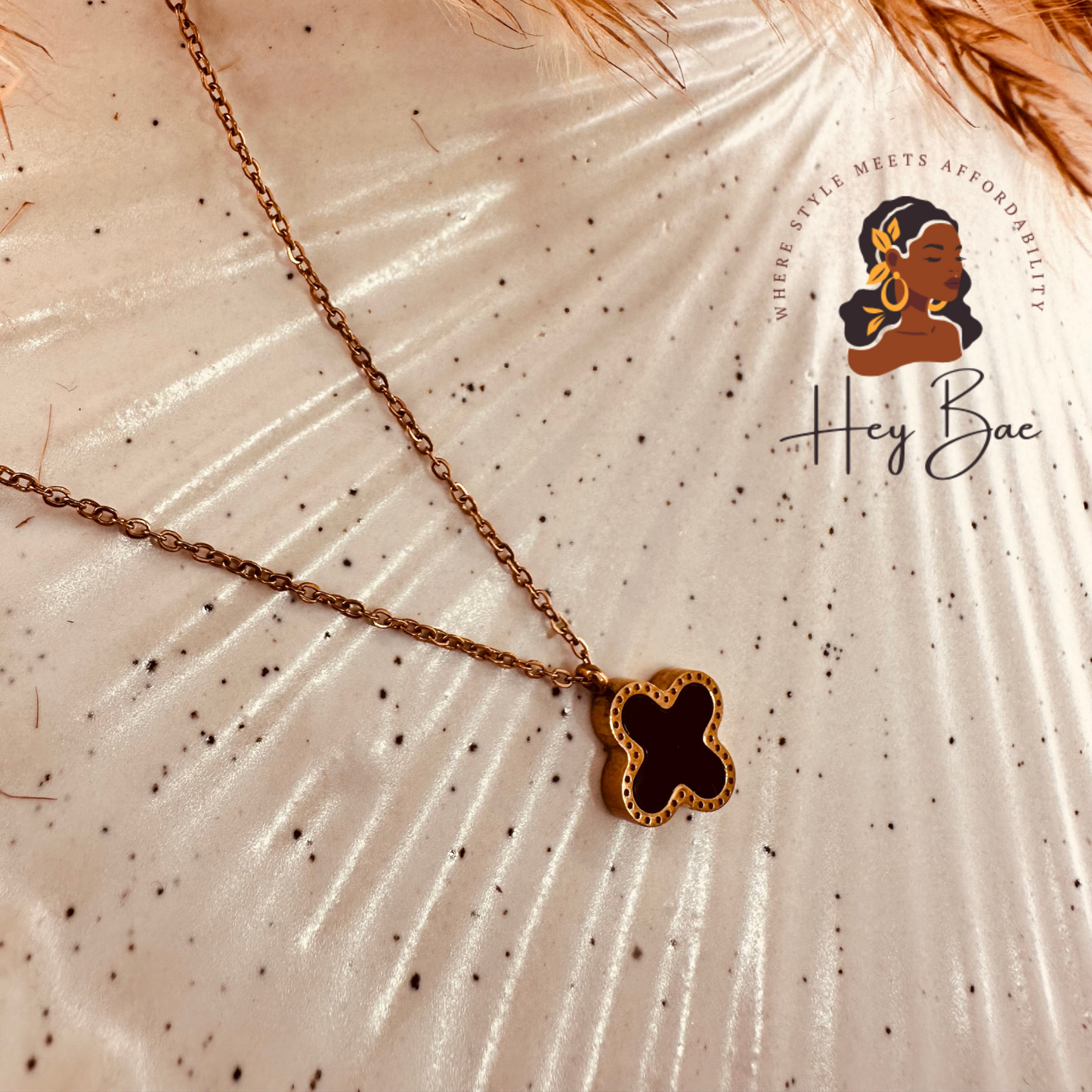 Black Clover Pendant Necklace – Gold Lucky Charm Chain for Women