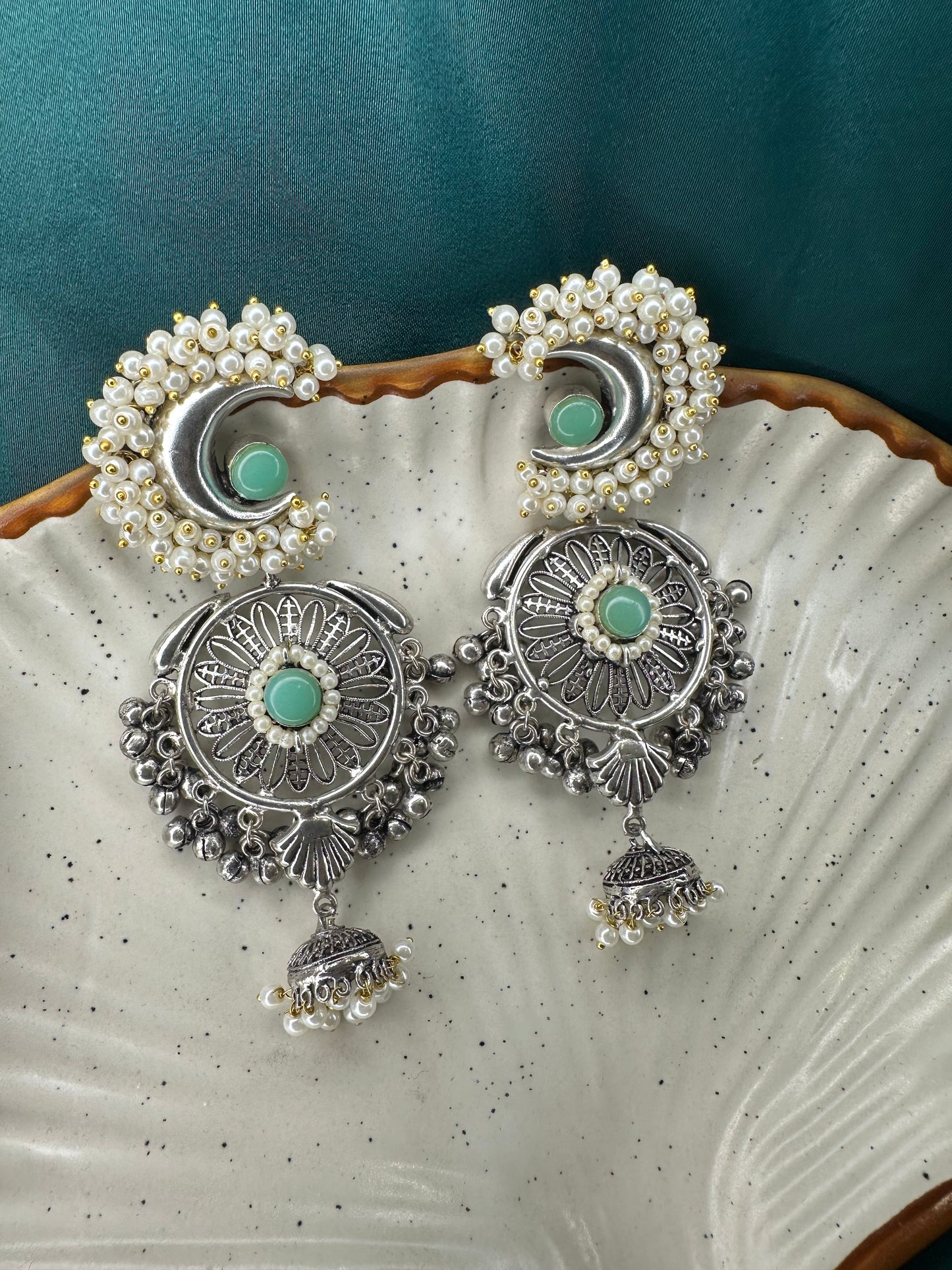 oxidized-silver-earrings-with-white-stones