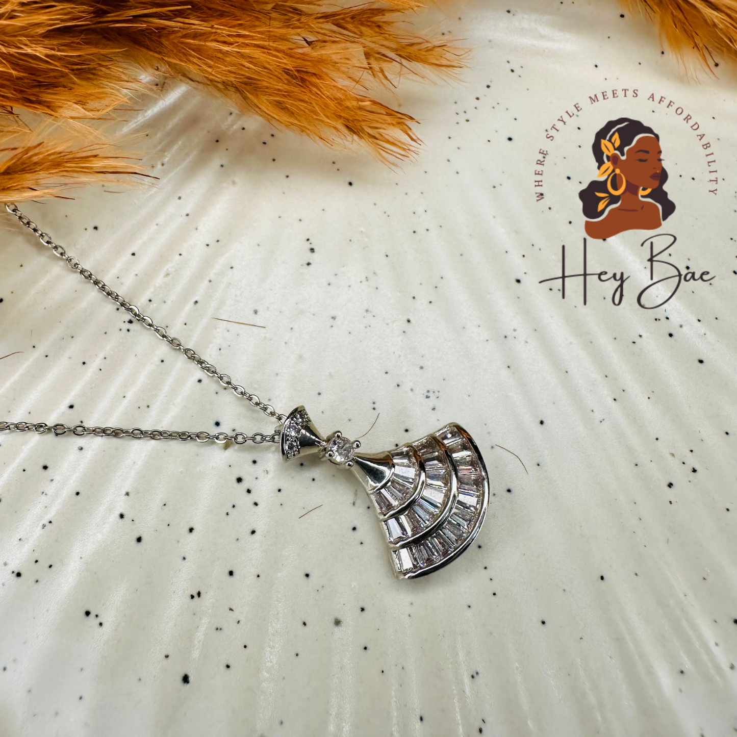 Fan Shape Pendant Necklace – Stylish Crystal Chain for Women