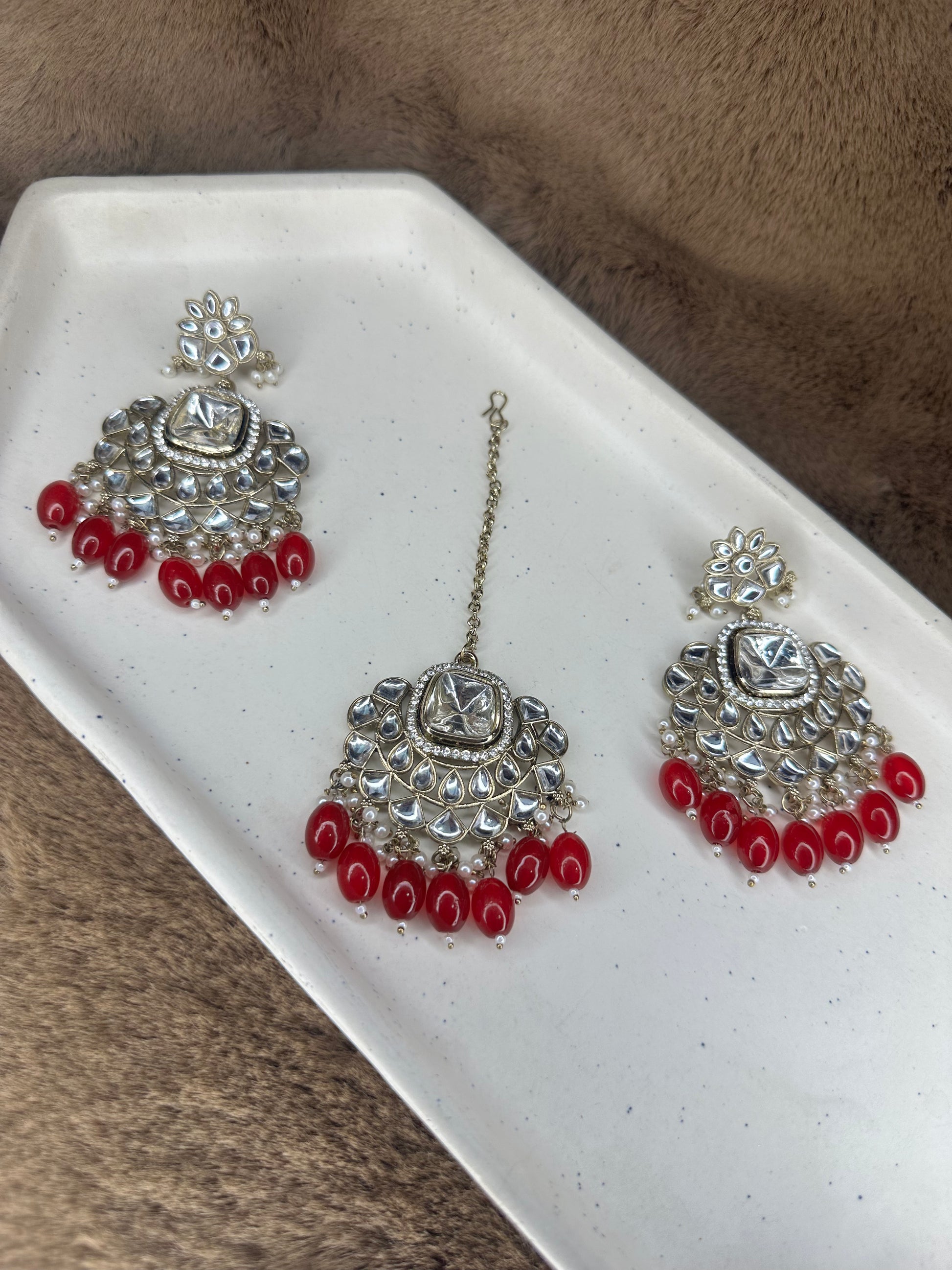 Full Bridal Set Layout – Necklace, Earrings, Tikka