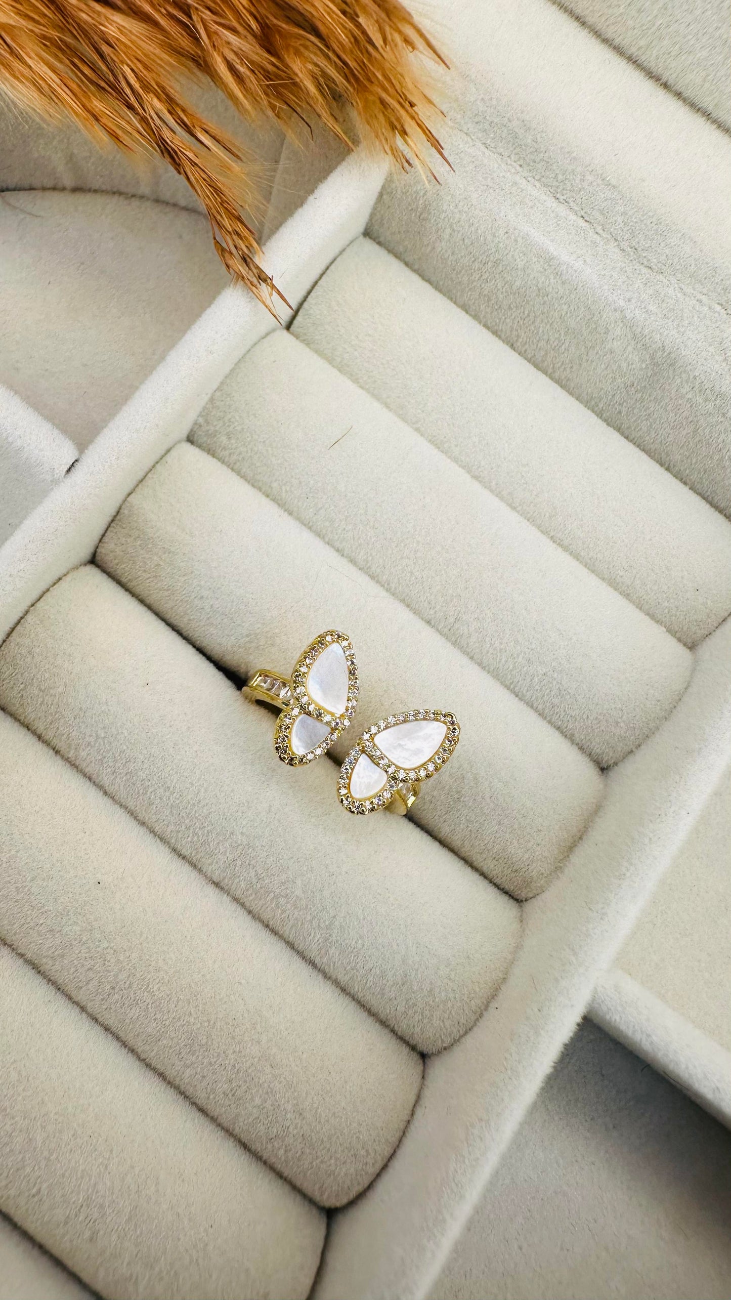 Chic pave gold butterfly modern ring