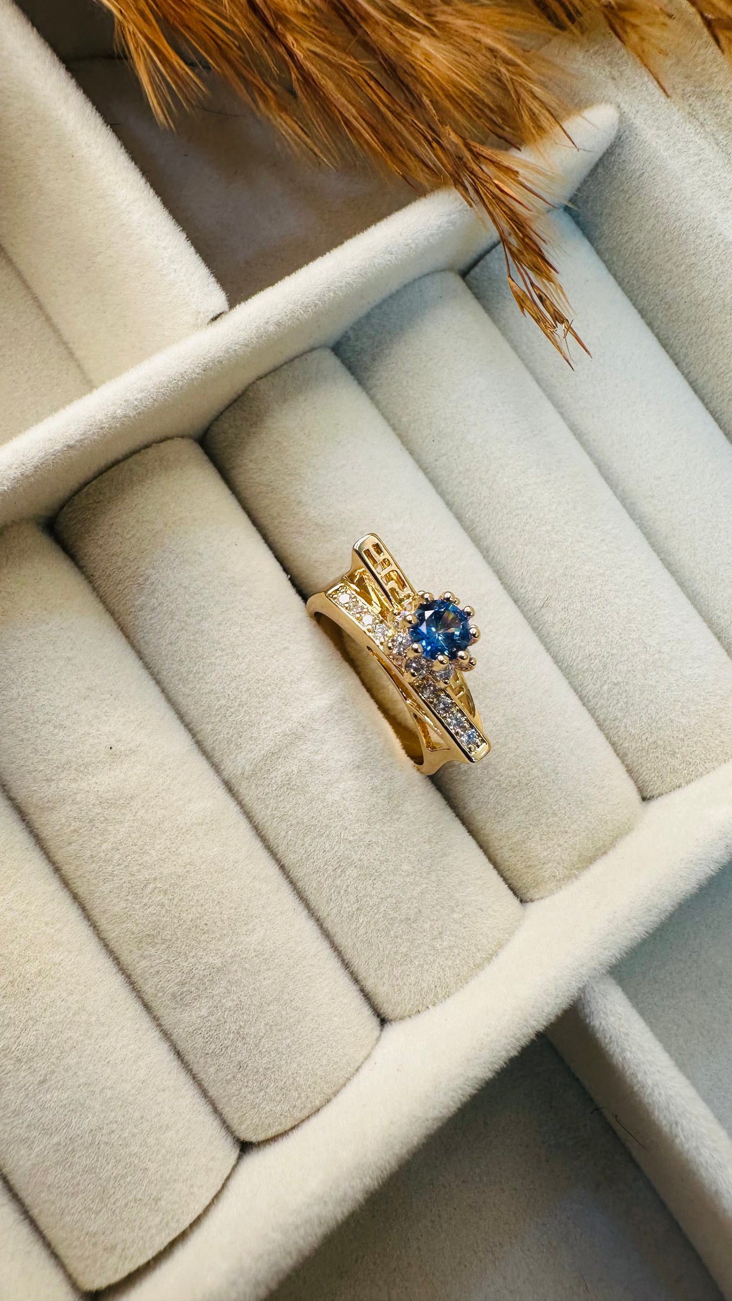 Luxury pavé blue gold cocktail ring women