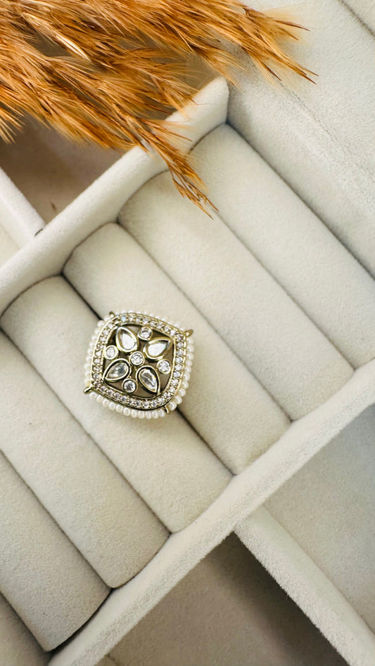 Floral kundan pavé polki party ring gold