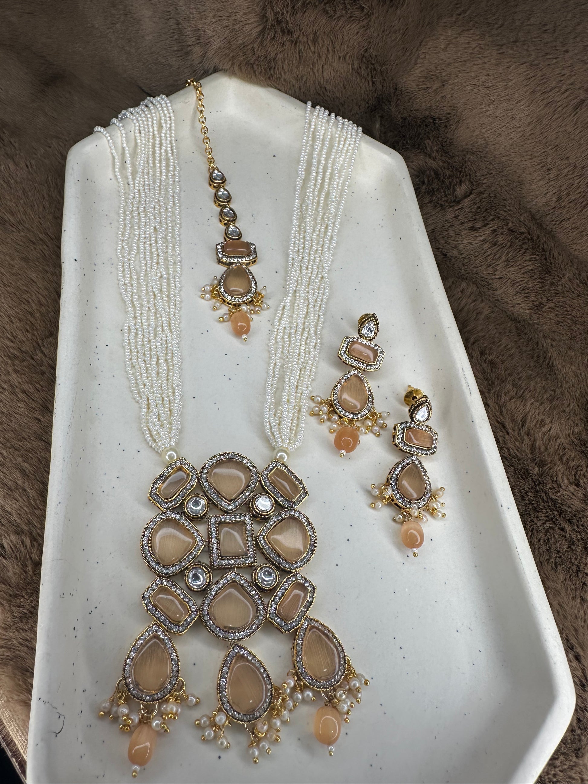 Earrings & Maang Tikka – Beige Kundan Set