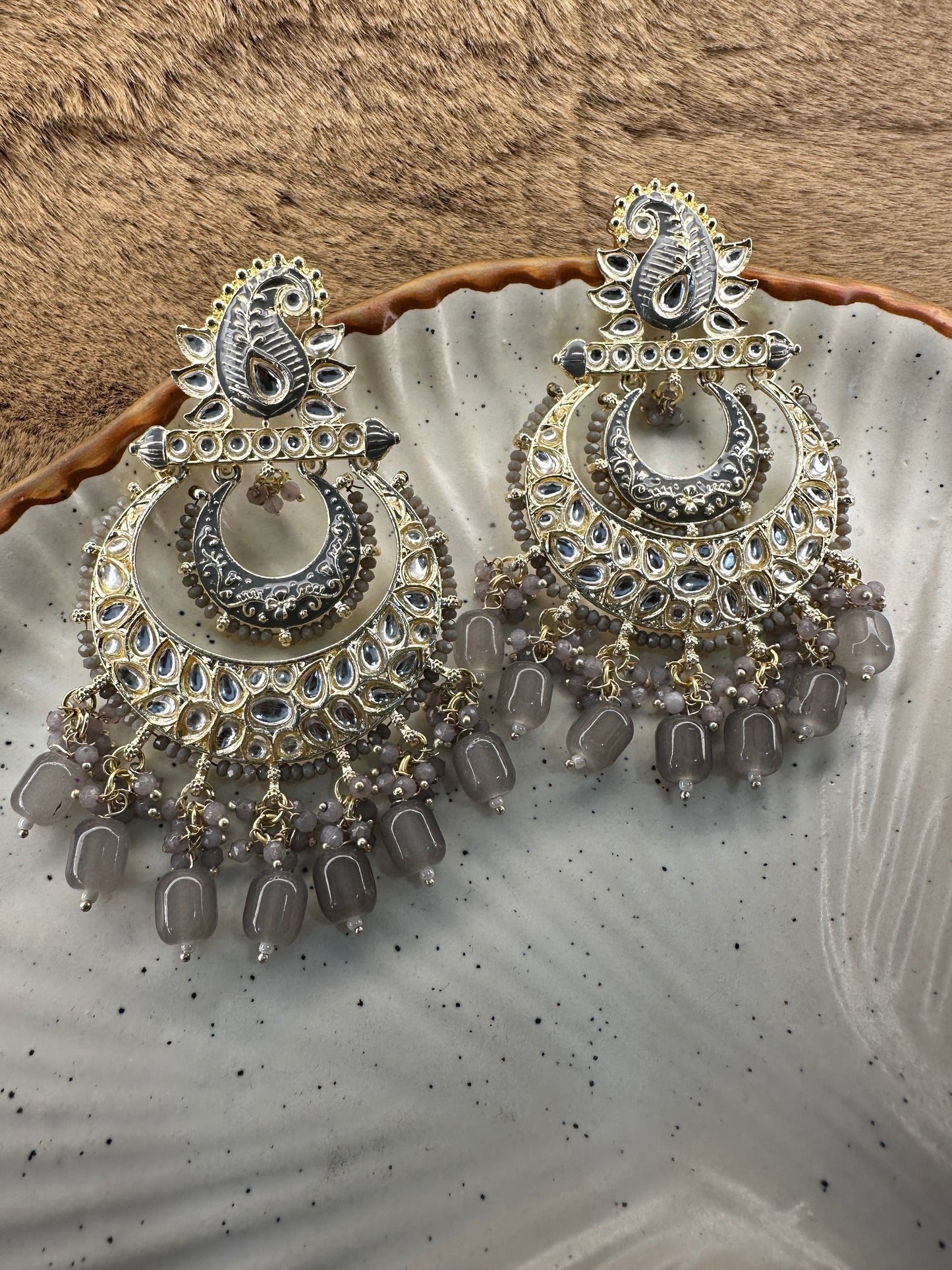 HeyBae Gray Pearl Kundan Chandelier Earrings – Ethnic Big