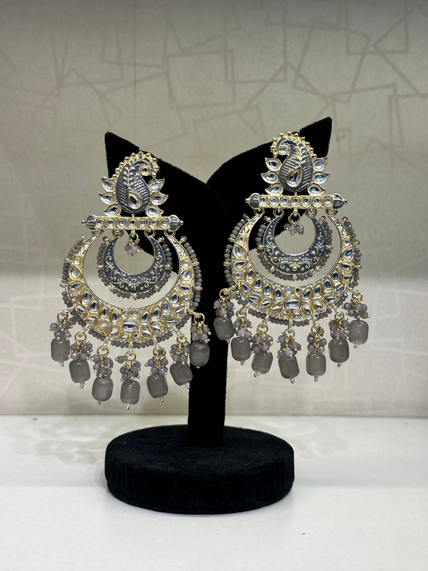 HeyBae Gray Pearl Kundan Chandelier Earrings – Ethnic Big
