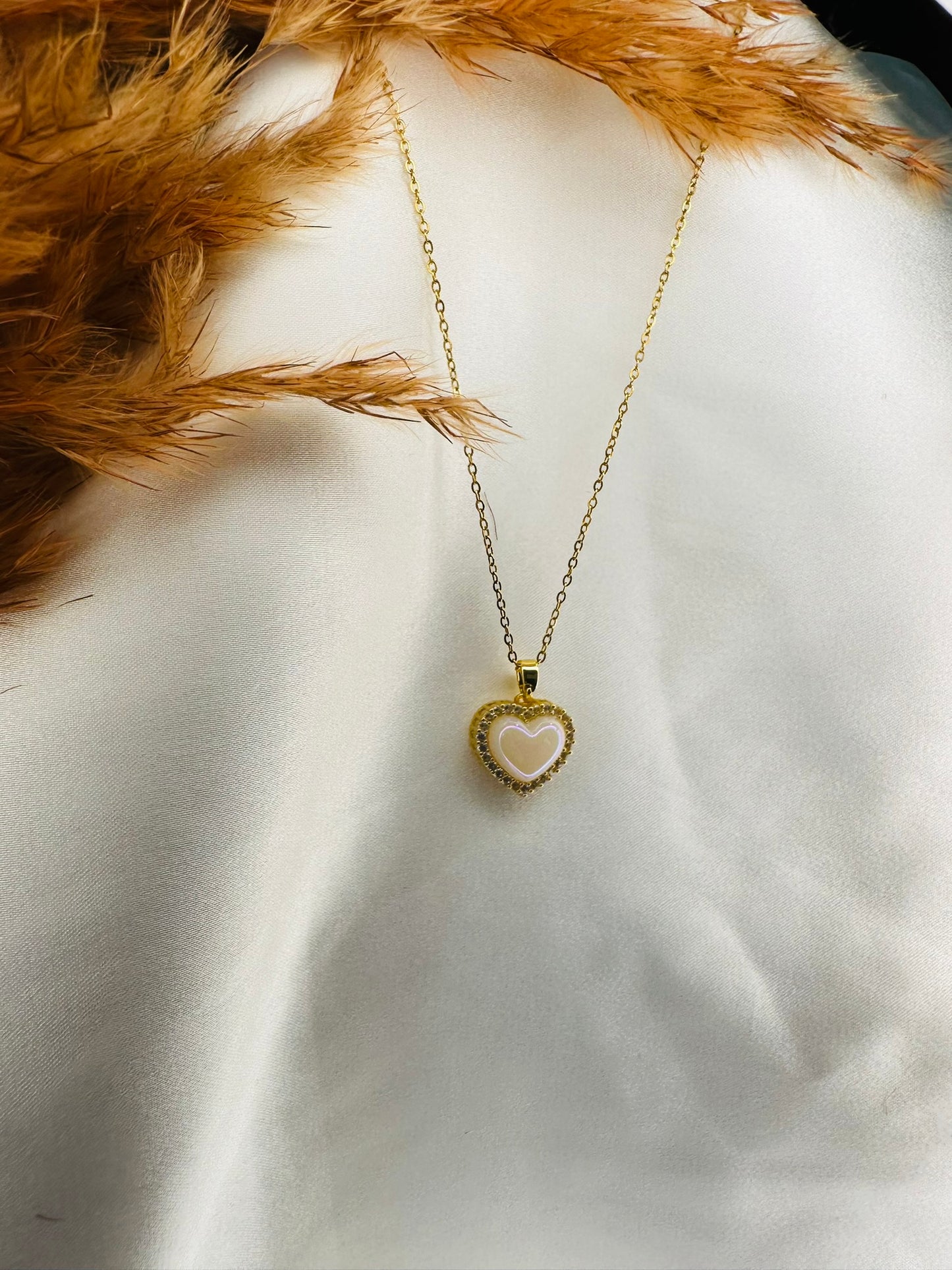 Heart Pendant Necklace – Dainty Gold Chain with Pearl Heart