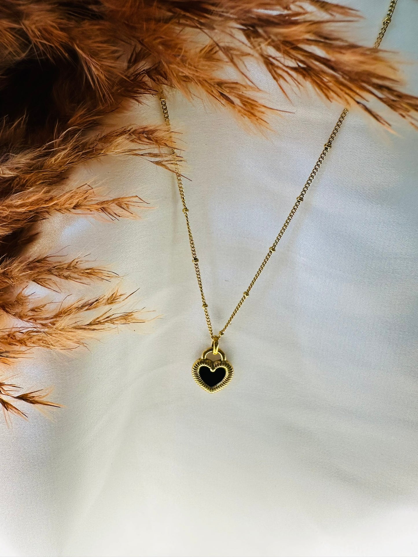 Heart Pendant Necklace – Dainty Gold Chain with Pearl Heart