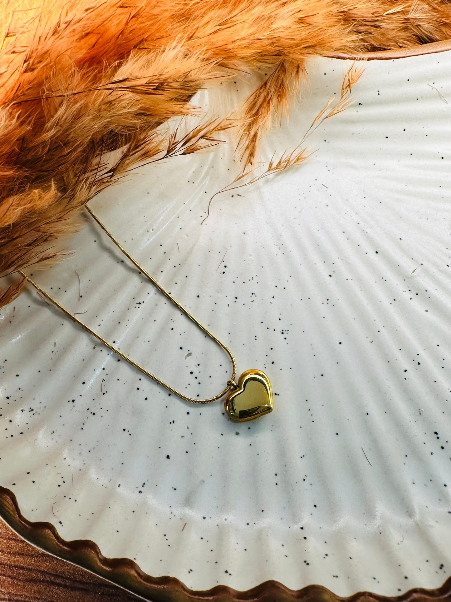 Heart Pendant Necklace – Dainty Gold Chain with Pearl Heart