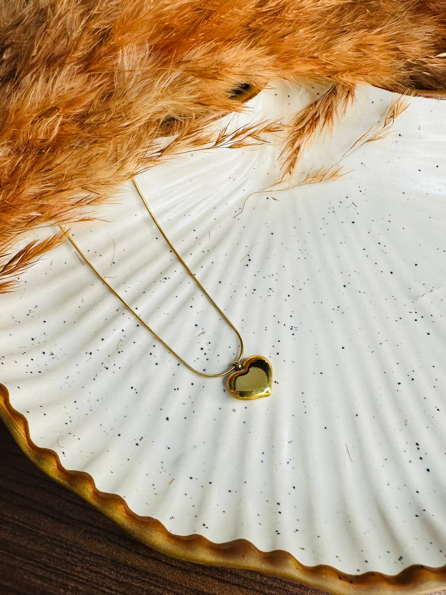 Heart Pendant Necklace – Dainty Gold Chain with Pearl Heart