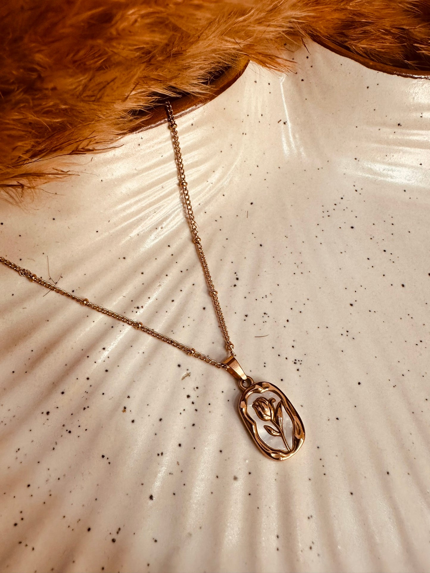 Rose Pendant Necklace – Elegant Floral Chain for Women