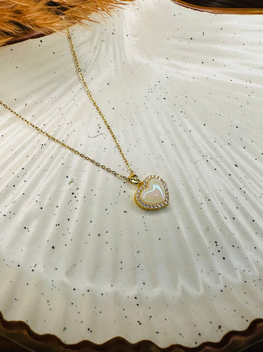 Heart Pendant Necklace – Dainty Gold Chain with Pearl Heart