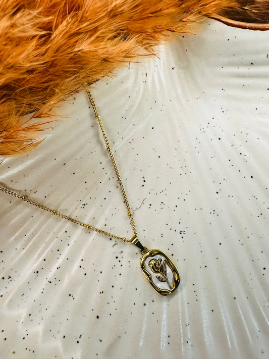 Rose Pendant Necklace – Elegant Floral Chain for Women