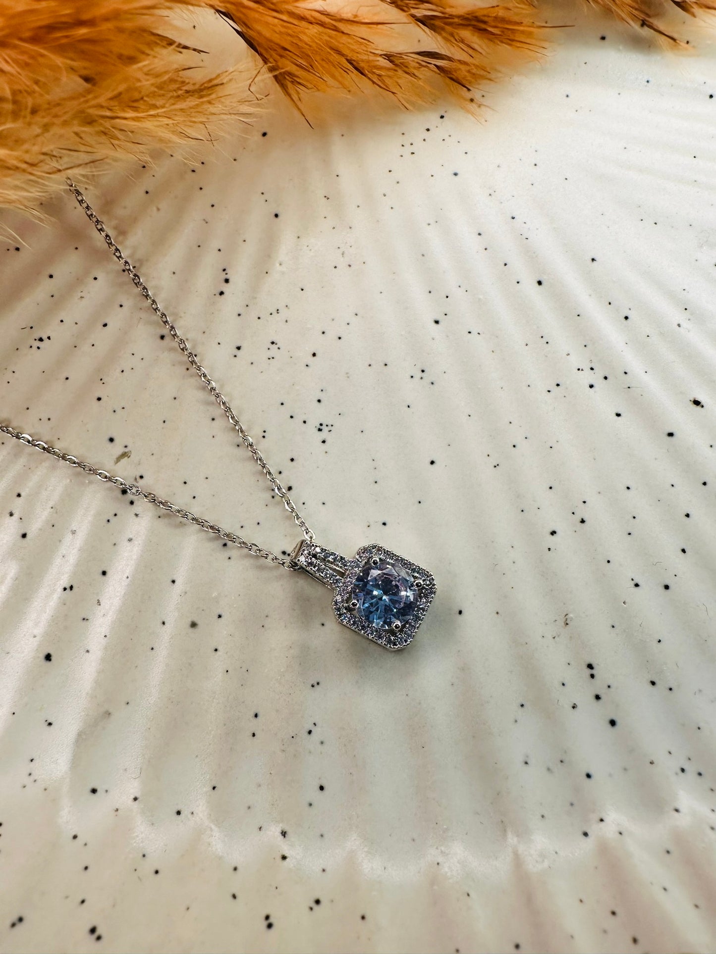 Solitaire Pendant Necklace – Rose Gold Crystal Chain for Women