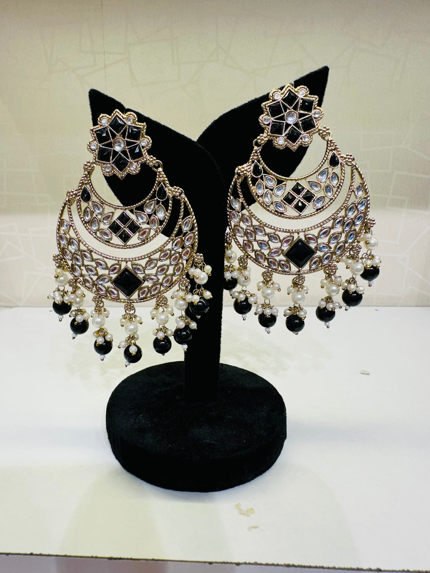 Green Stone & Pearl Bridal Earrings – Heybae Statement Jhumkas