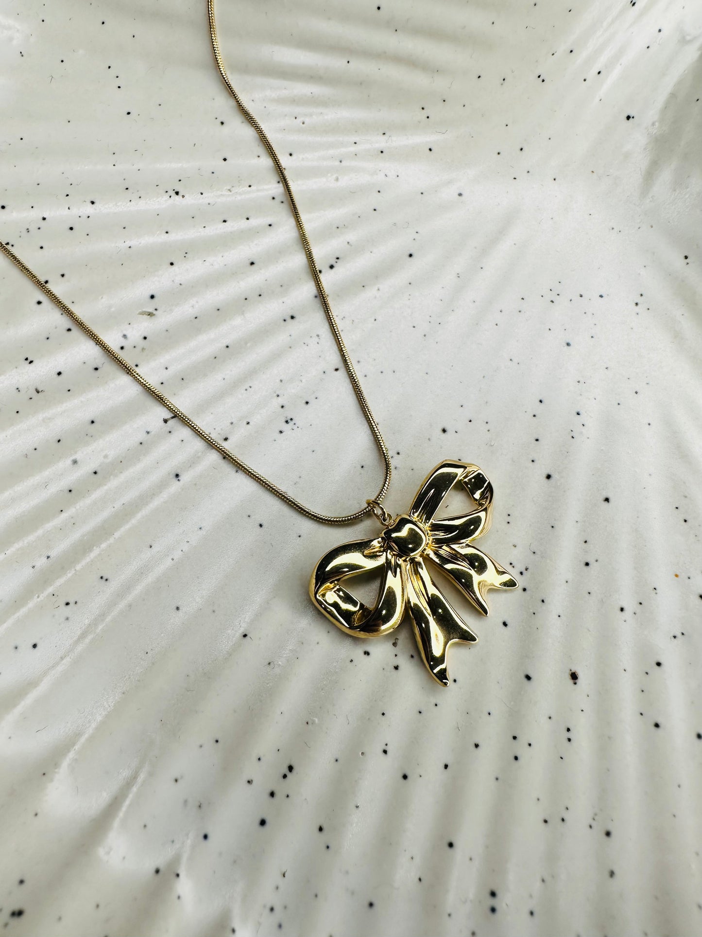 Statement Golden Bow Pendant Necklace – Bold Trendy Chain for Women