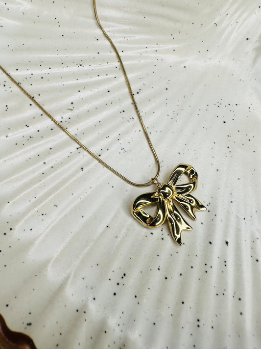 Statement Golden Bow Pendant Necklace – Bold Trendy Chain for Women