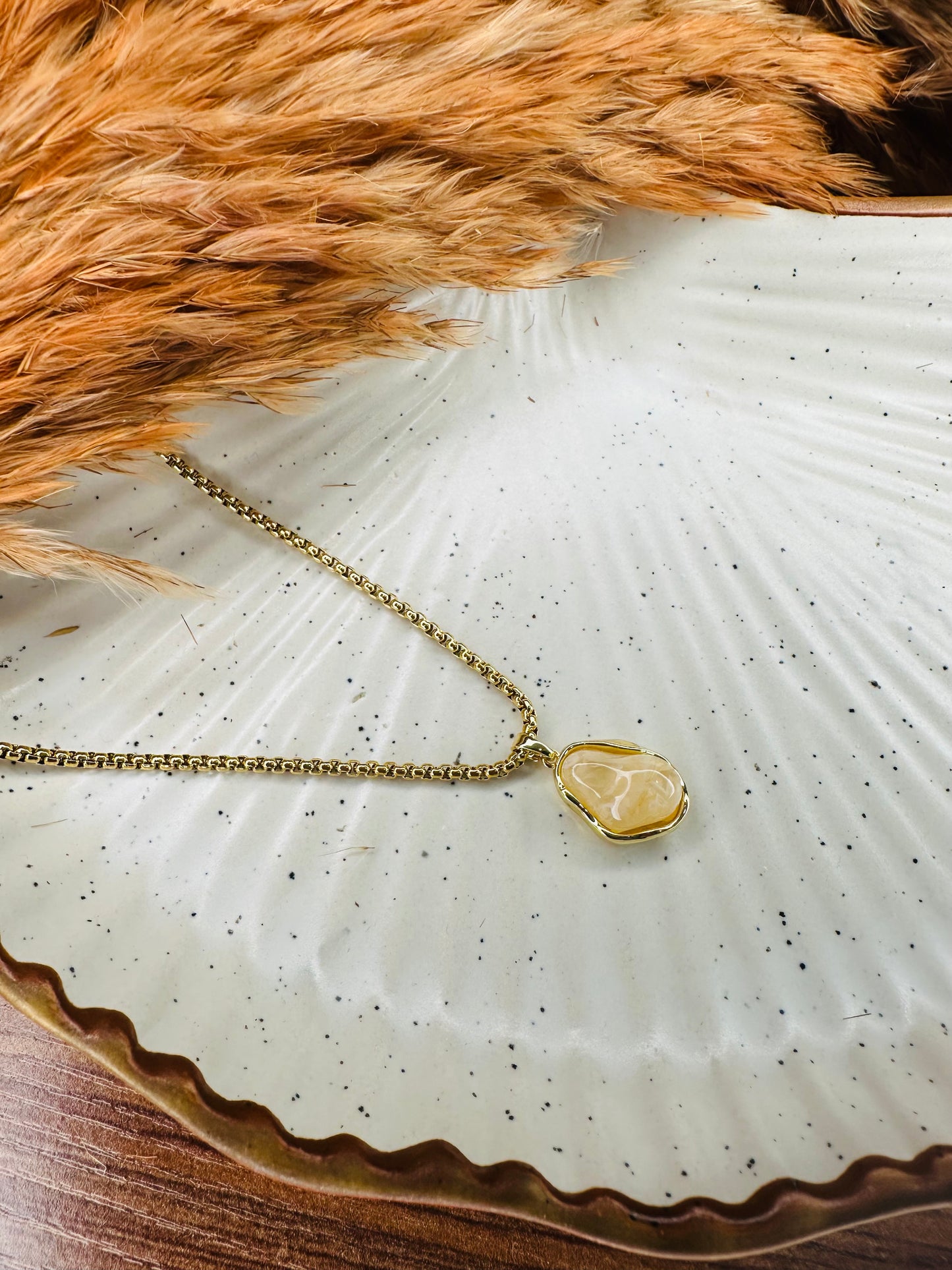 Golden Raw Stone Pendant Necklace – Statement Chain for Women