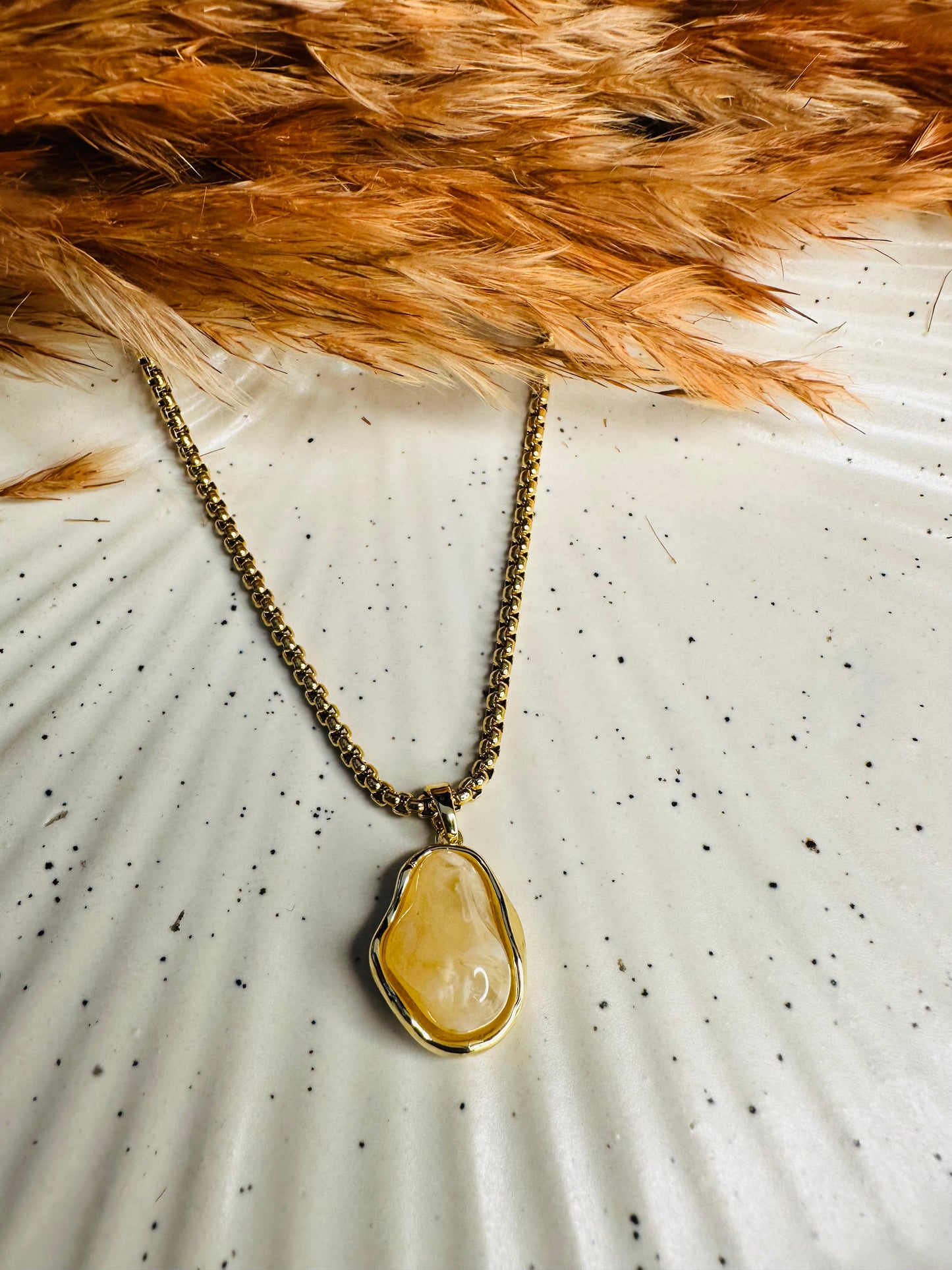 Golden Raw Stone Pendant Necklace – Statement Chain for Women