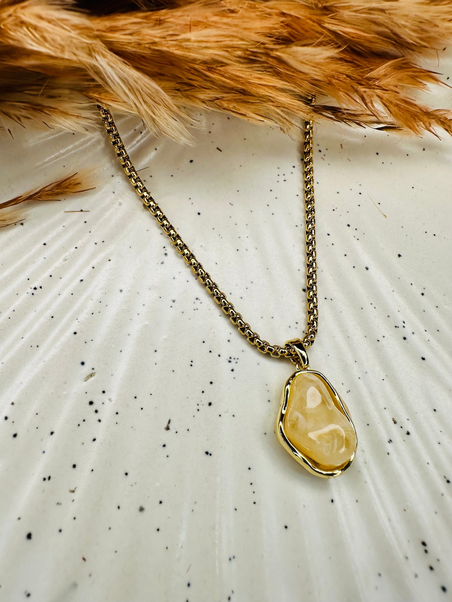 Golden Raw Stone Pendant Necklace – Statement Chain for Women