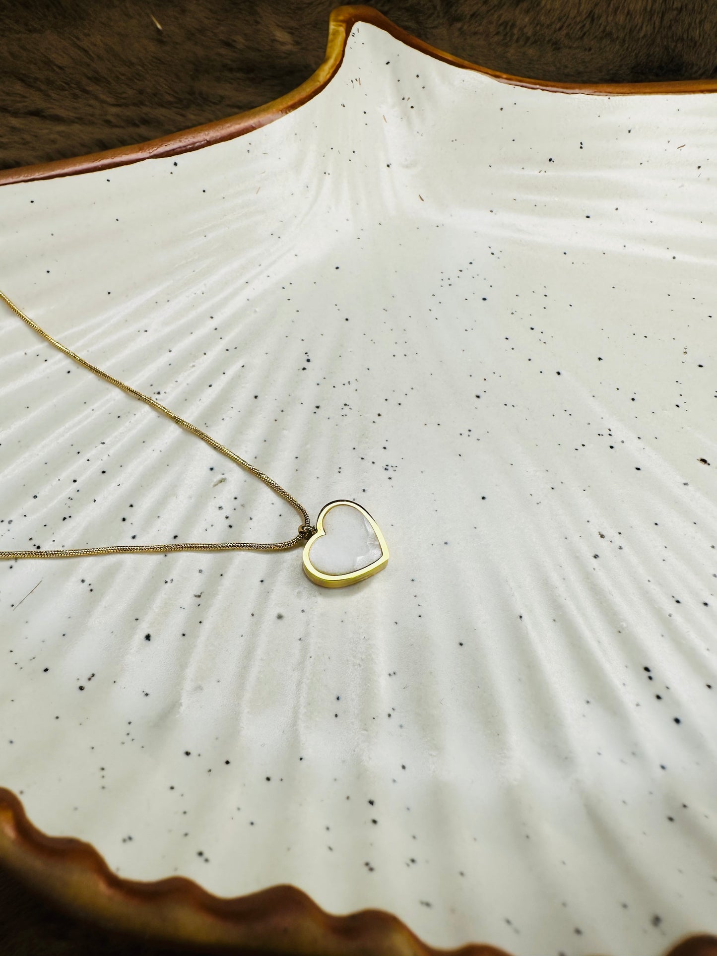 White Heart Pendant Necklace – Dainty Gold Love Chain for Women