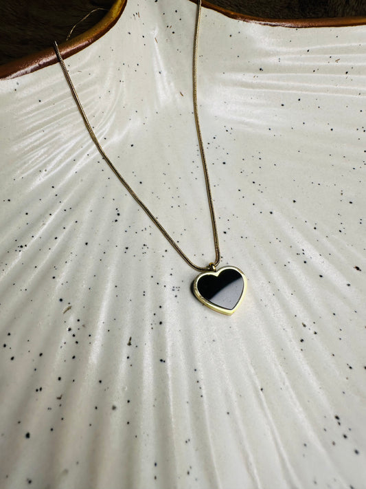 White Heart Pendant Necklace – Dainty Gold Love Chain for Women