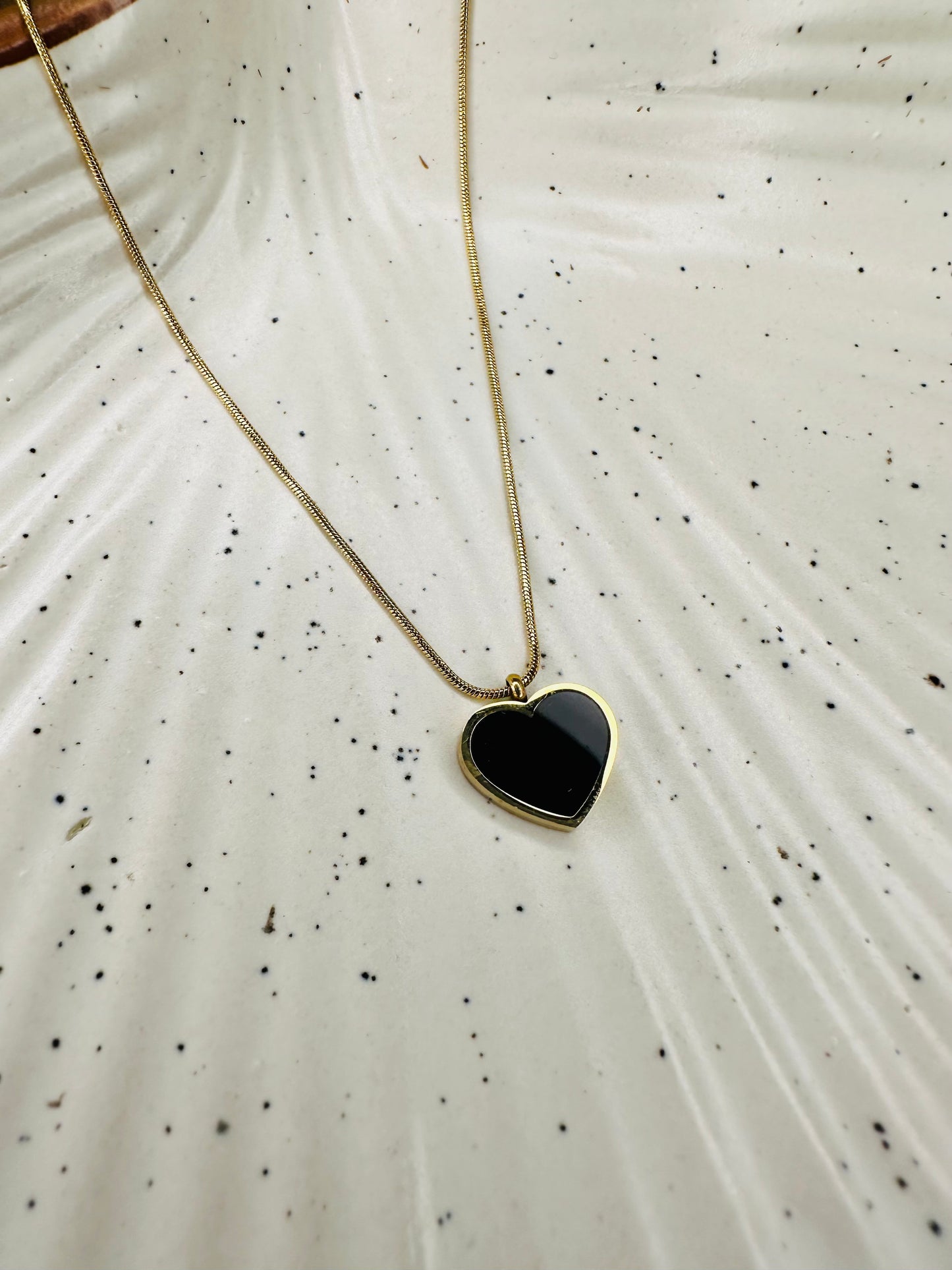 White Heart Pendant Necklace – Dainty Gold Love Chain for Women