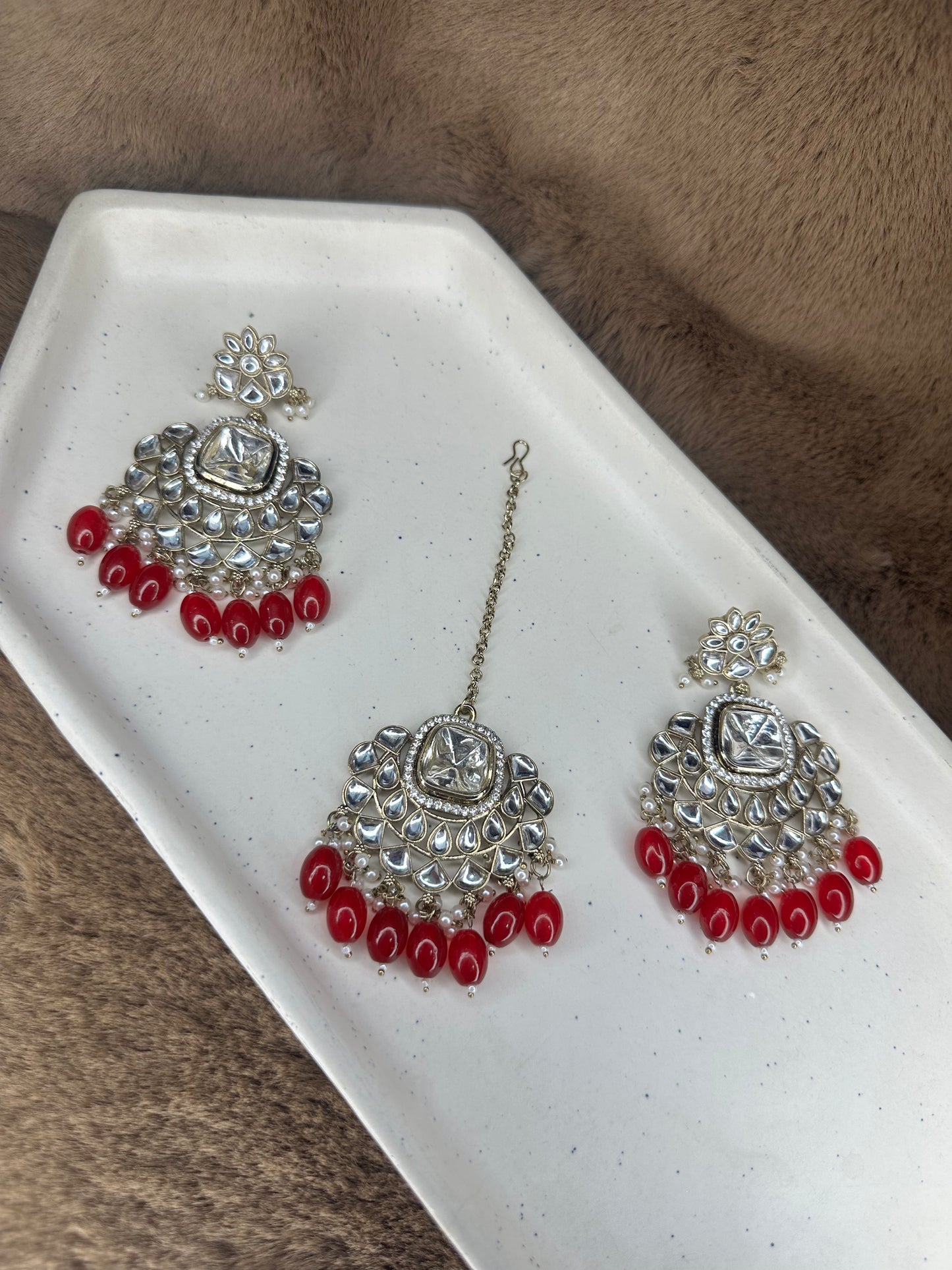 Necklace & Pendant Close-Up