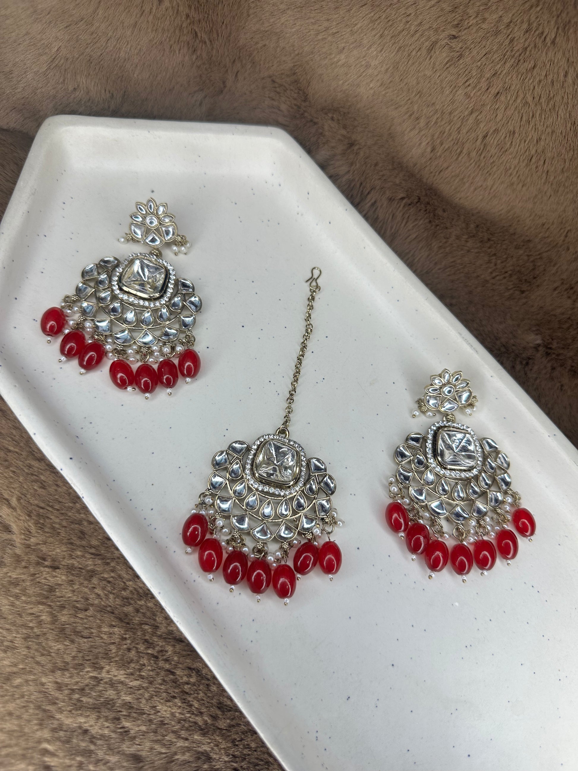 Necklace & Pendant Close-Up