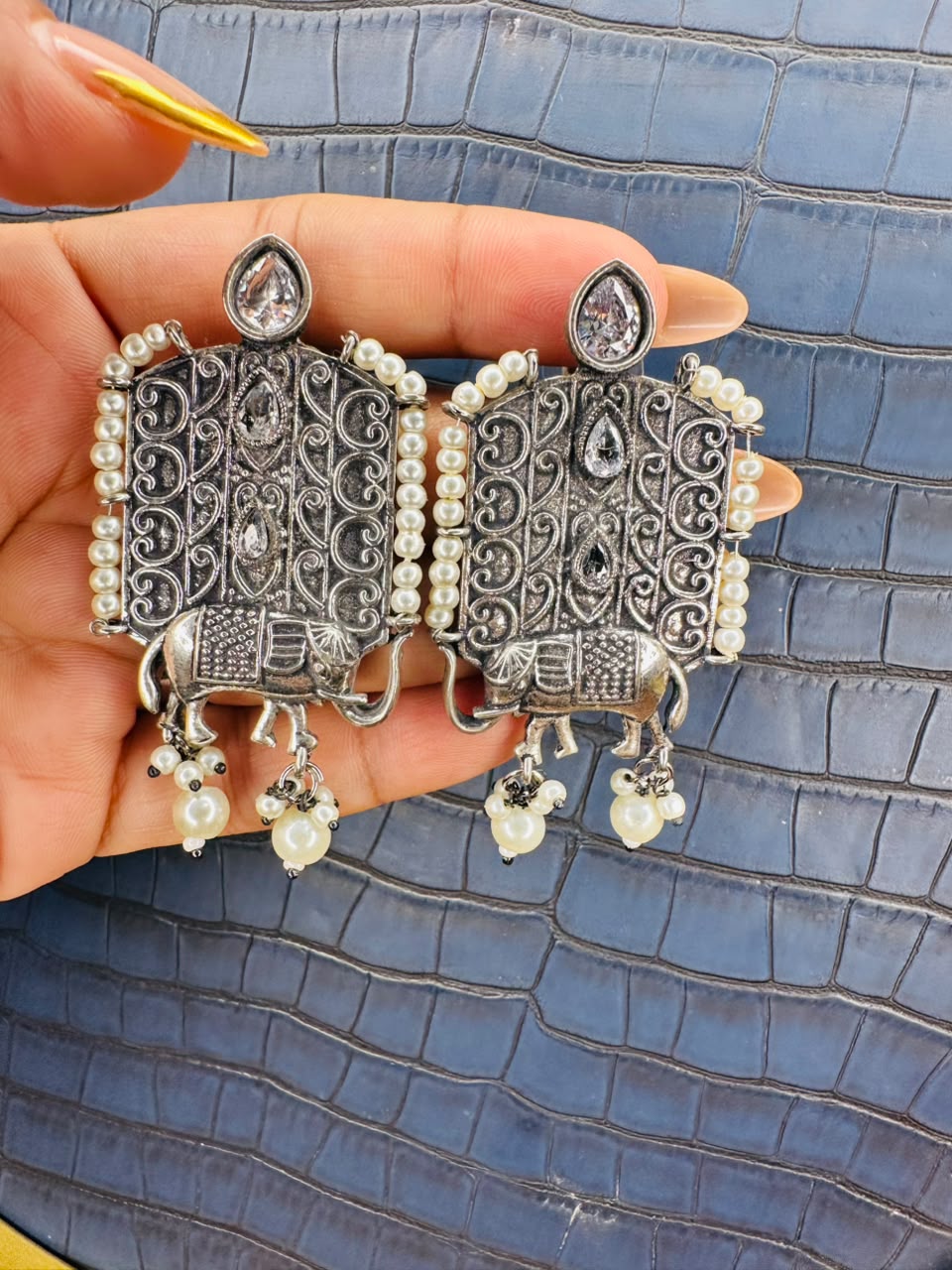 Gajraaj Pearl Earrings