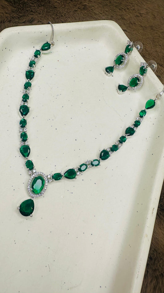 Emerald Noor Necklace Set