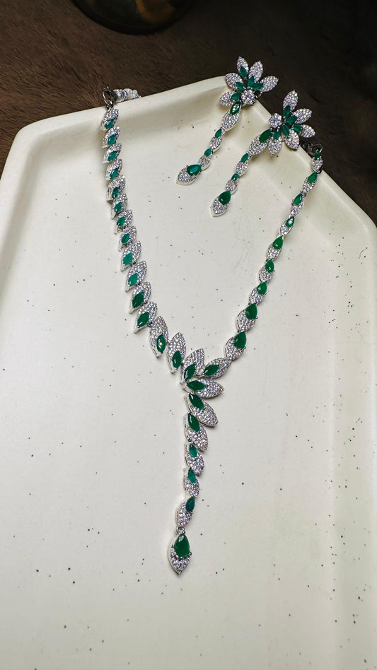 Emerald Elegance Necklace Set