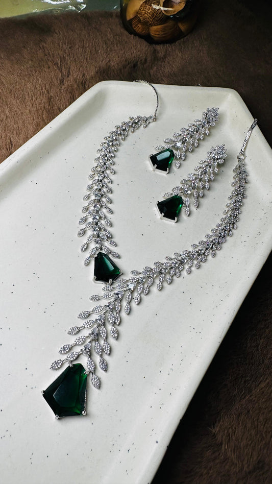 Noor Vine Emerald Set