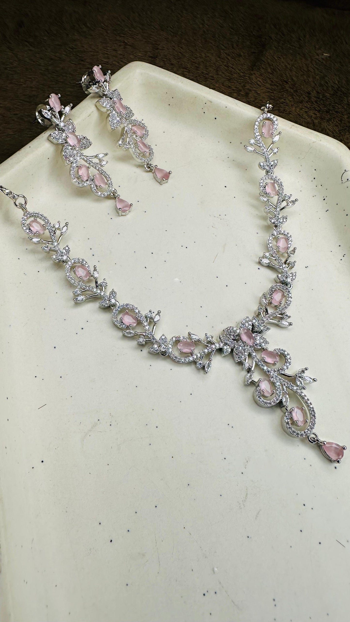 Rosé Majesty Necklace Set