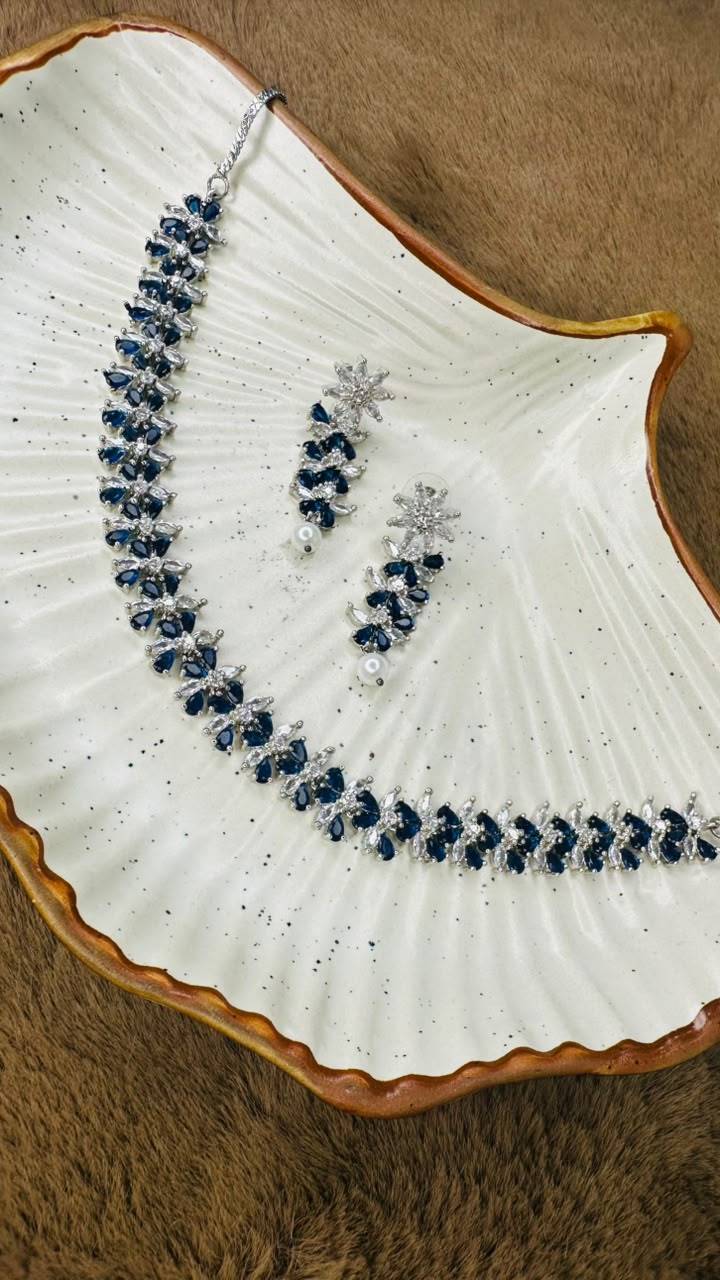 Royal Bloom Necklace Set