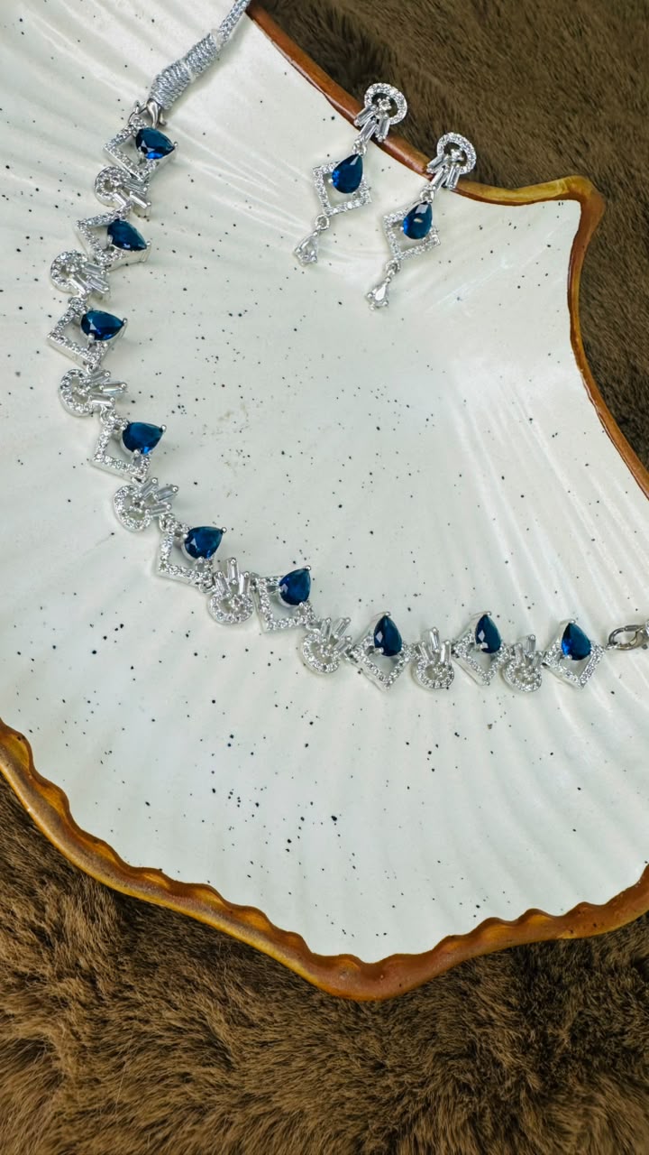 Blue Reverie Necklace Set