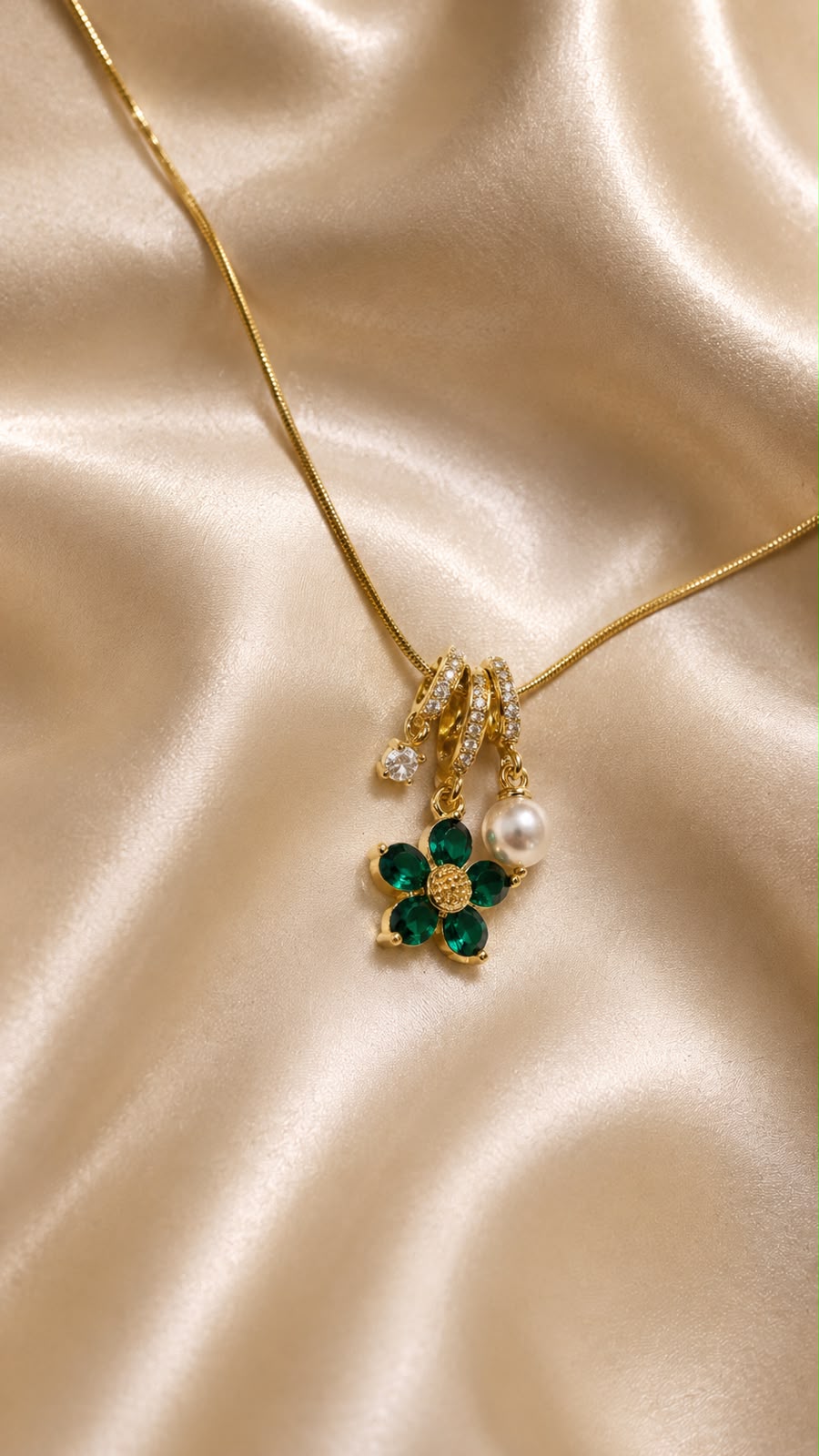 Emerald Bloom Pearl Pendant