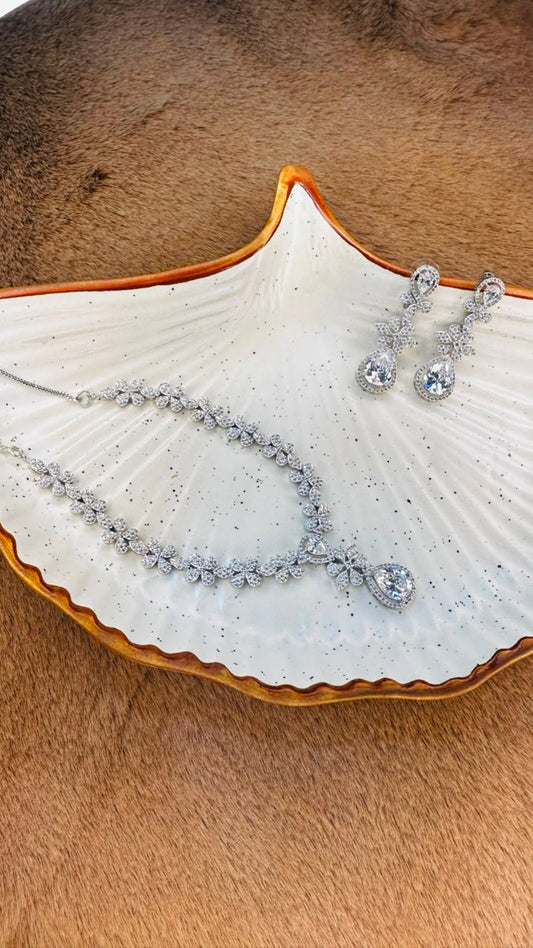 Floral Teardrop Grace Necklace Set