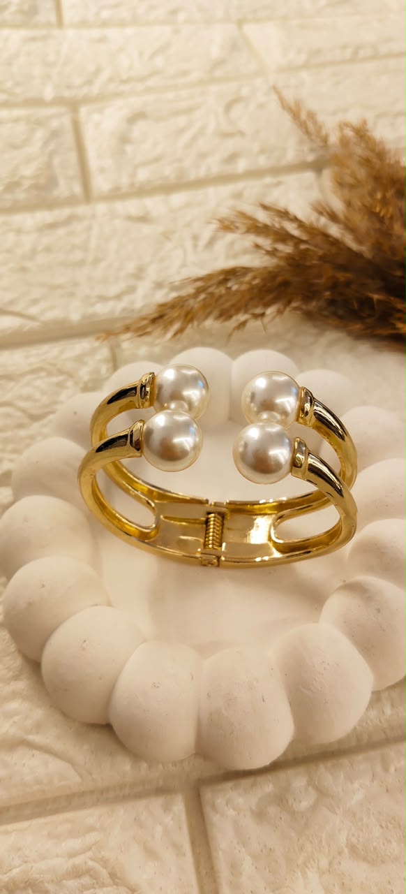 Pearl Elegance Bangle Bracelet