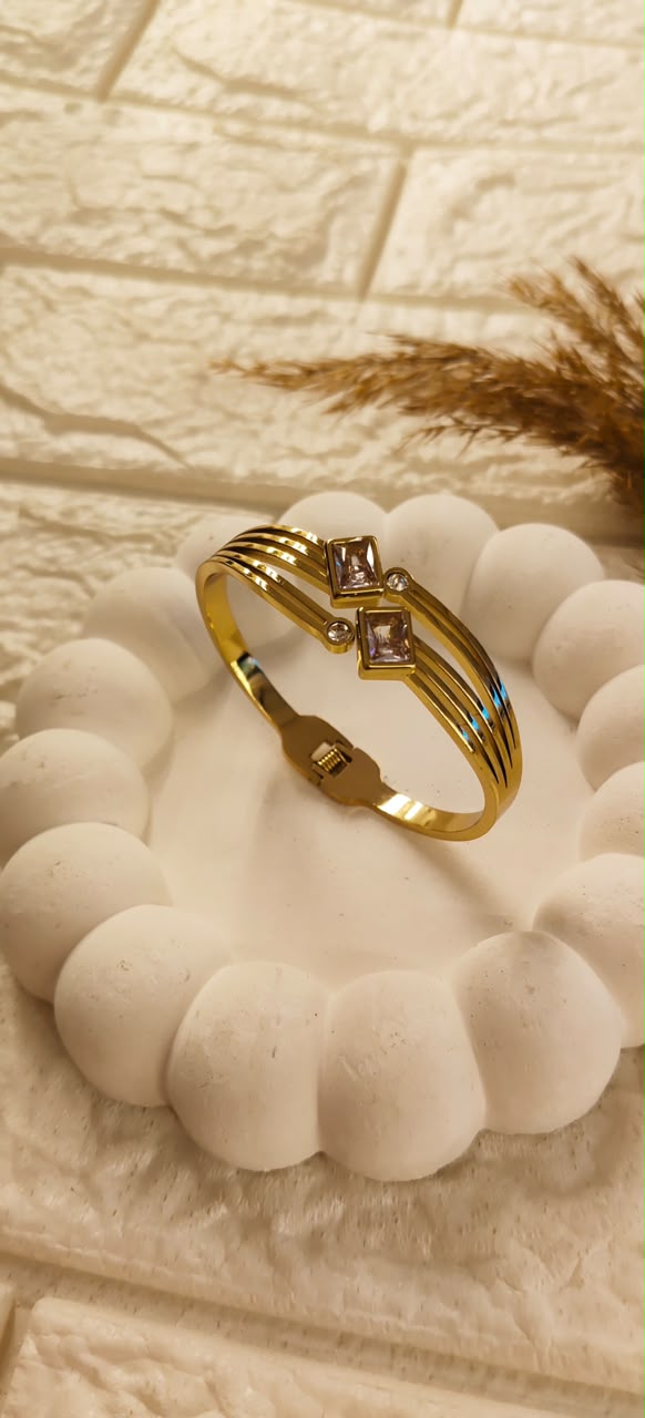 Aarohi Luxe Crystal Bangle Bracelet