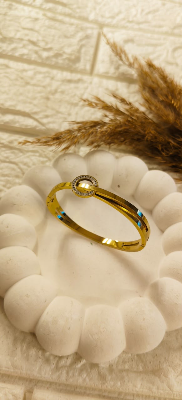 Evelyn Halo Luxe Bangle Bracelet
