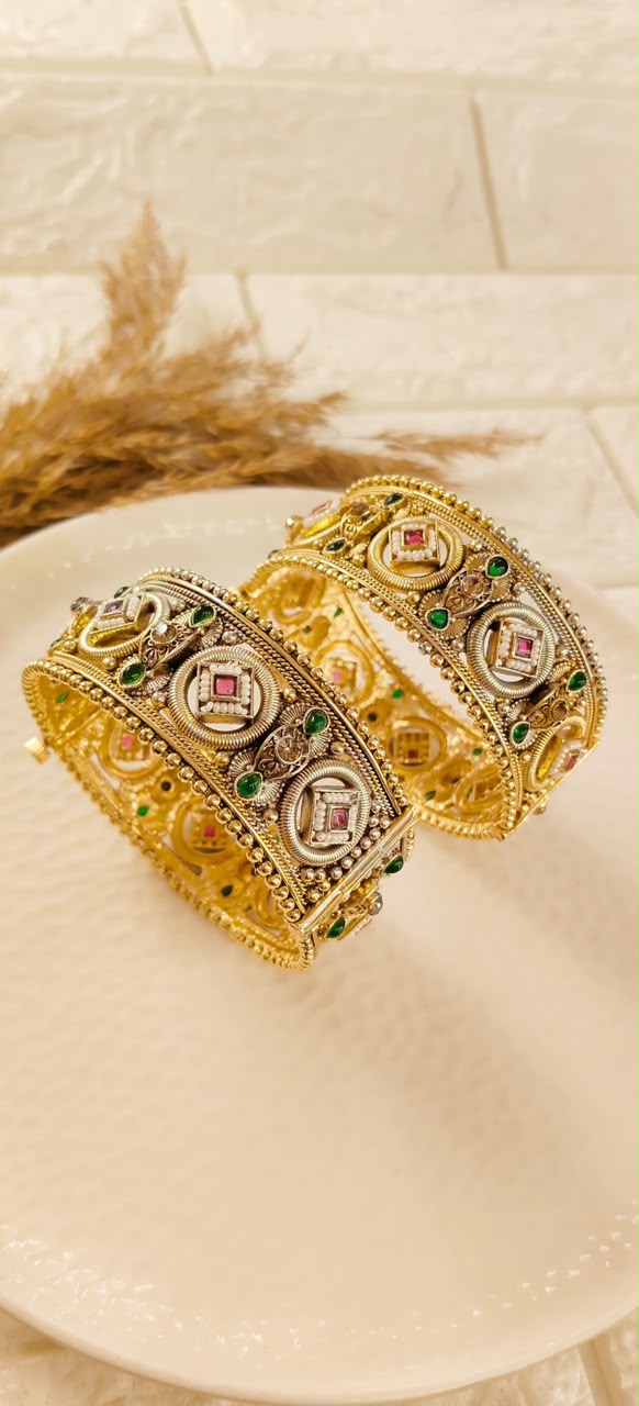 Rajsi Kundan Rajwada Bangles