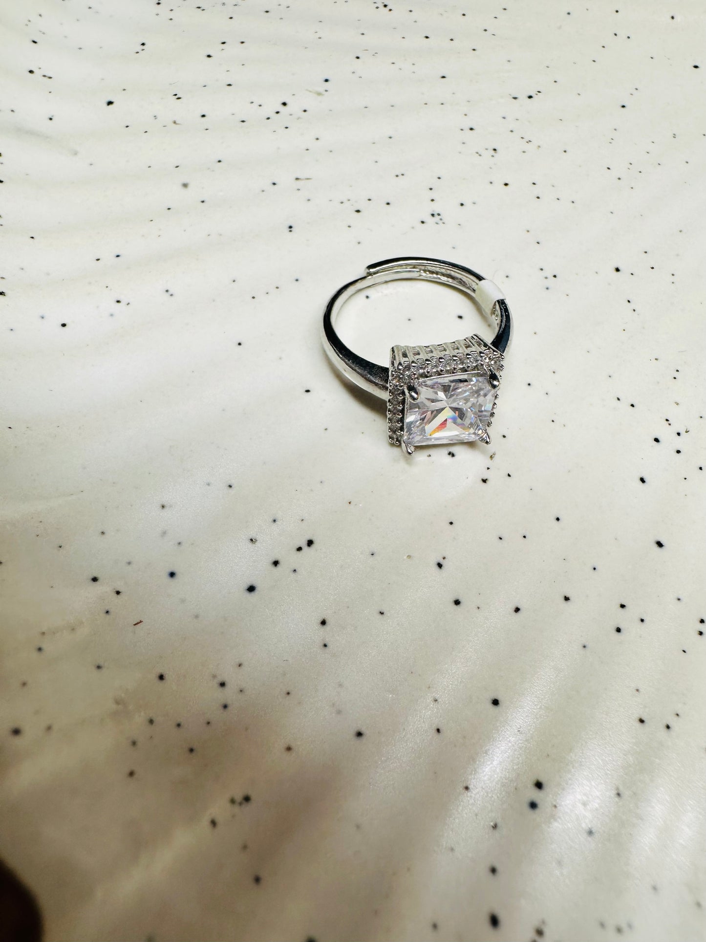 Anti-Tarnish Adjustable Solitaire Ring – Daily Wear Elegance