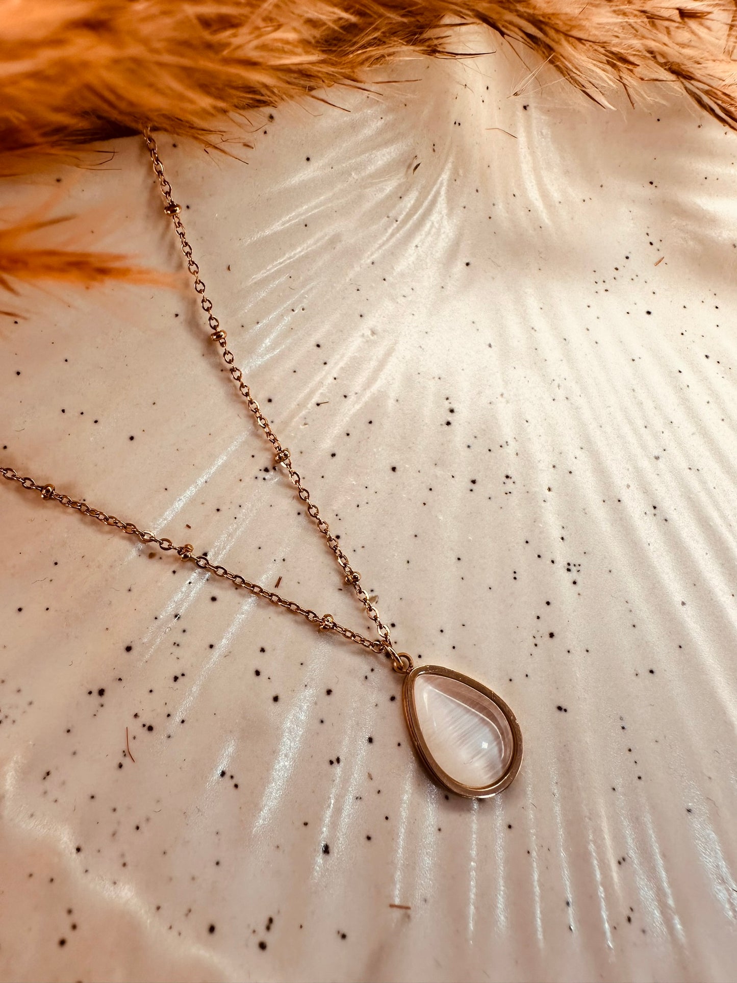 Affordable HeyBae gold teardrop pendant necklace at ₹499
