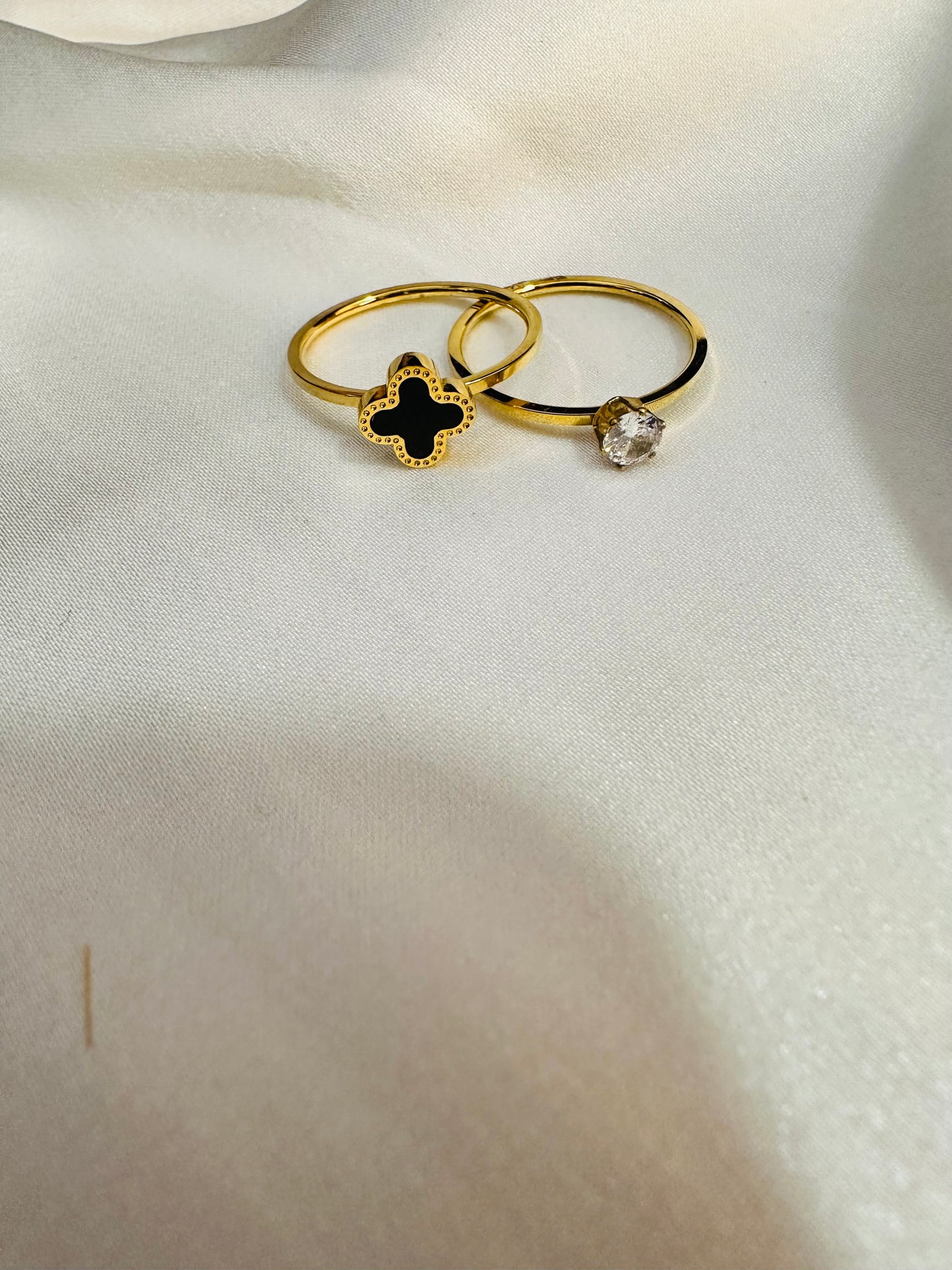 Premium stainless steel Clover & Solitaire rings with anti-tarnish finish