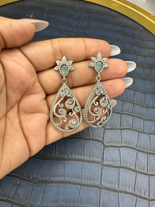 Detailed Design of HeyBae Big Oxidised Earrings with Antique Polish