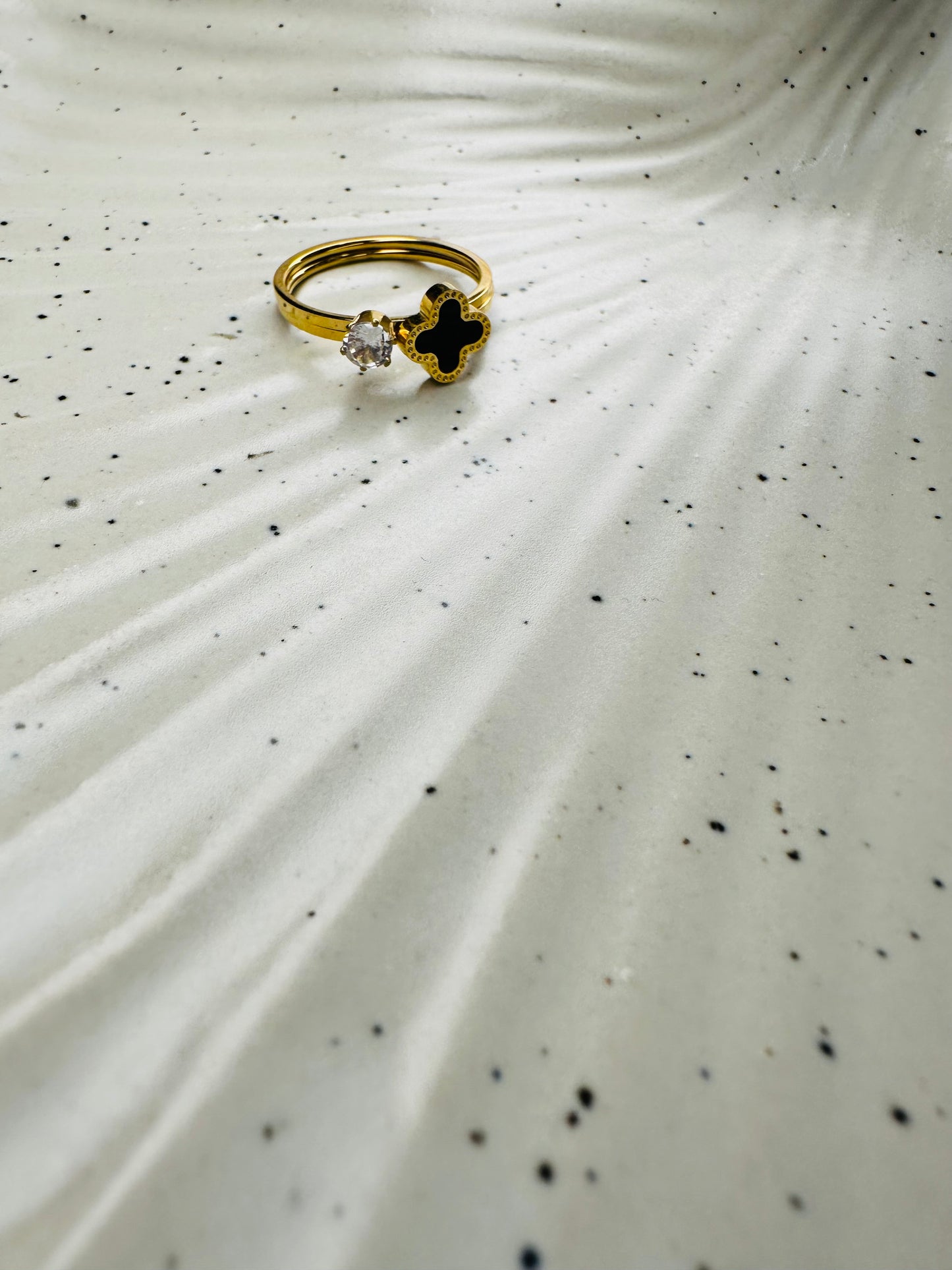 Elegant gold-plated Clover and Solitaire ring set β HeyBae anti-tarnish jewelry
